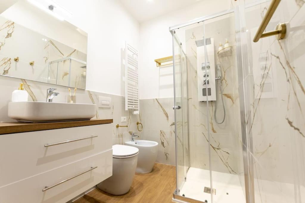 We Home - Prada Luxury Suites Milaan Buitenkant foto