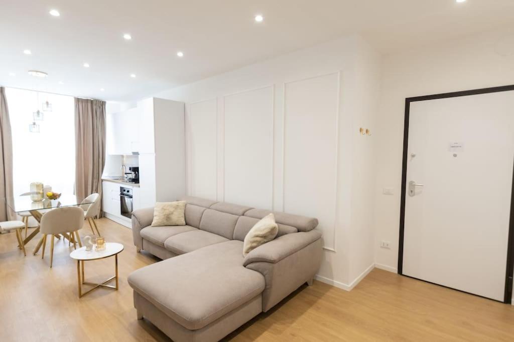 We Home - Prada Luxury Suites Milaan Buitenkant foto
