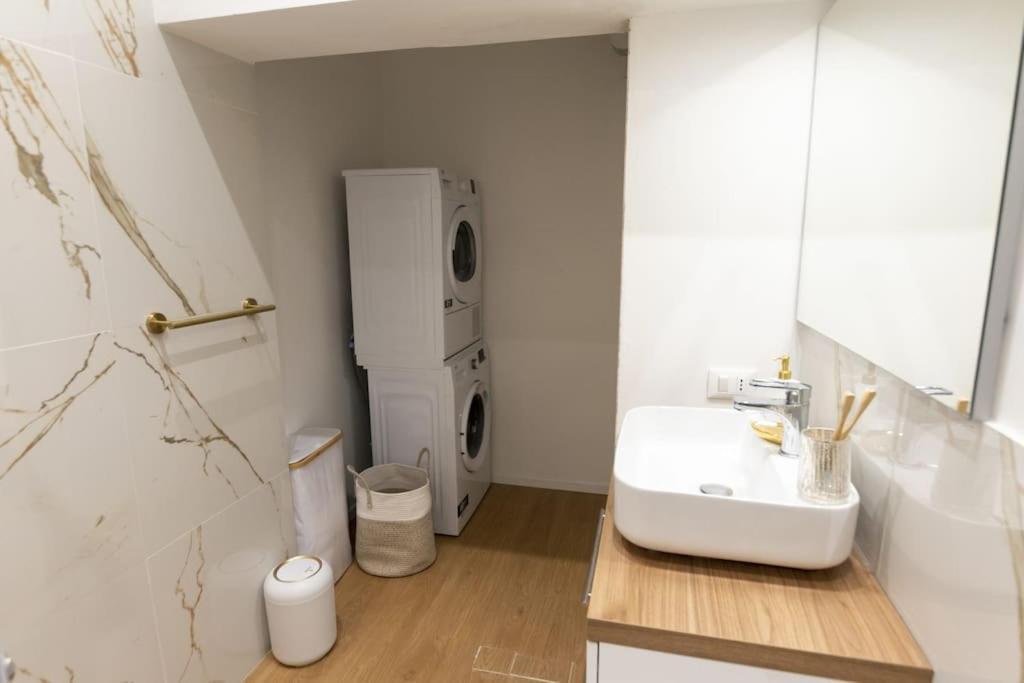 We Home - Prada Luxury Suites Milaan Buitenkant foto
