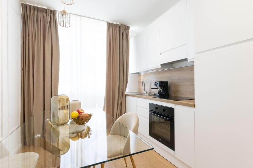 We Home - Prada Luxury Suites Milaan Buitenkant foto