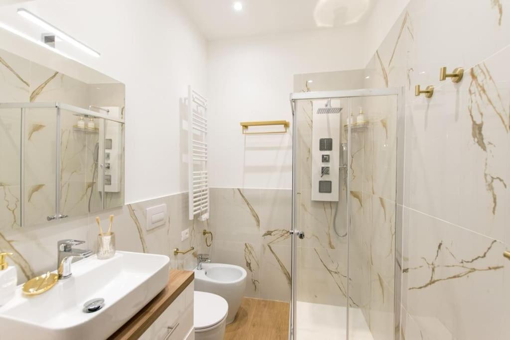 We Home - Prada Luxury Suites Milaan Buitenkant foto